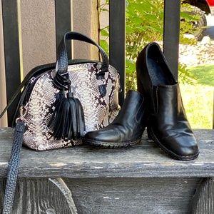 Born W31296 H8 Black Leather Heels